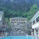 Oyo 92966 Villa Bukit Awan