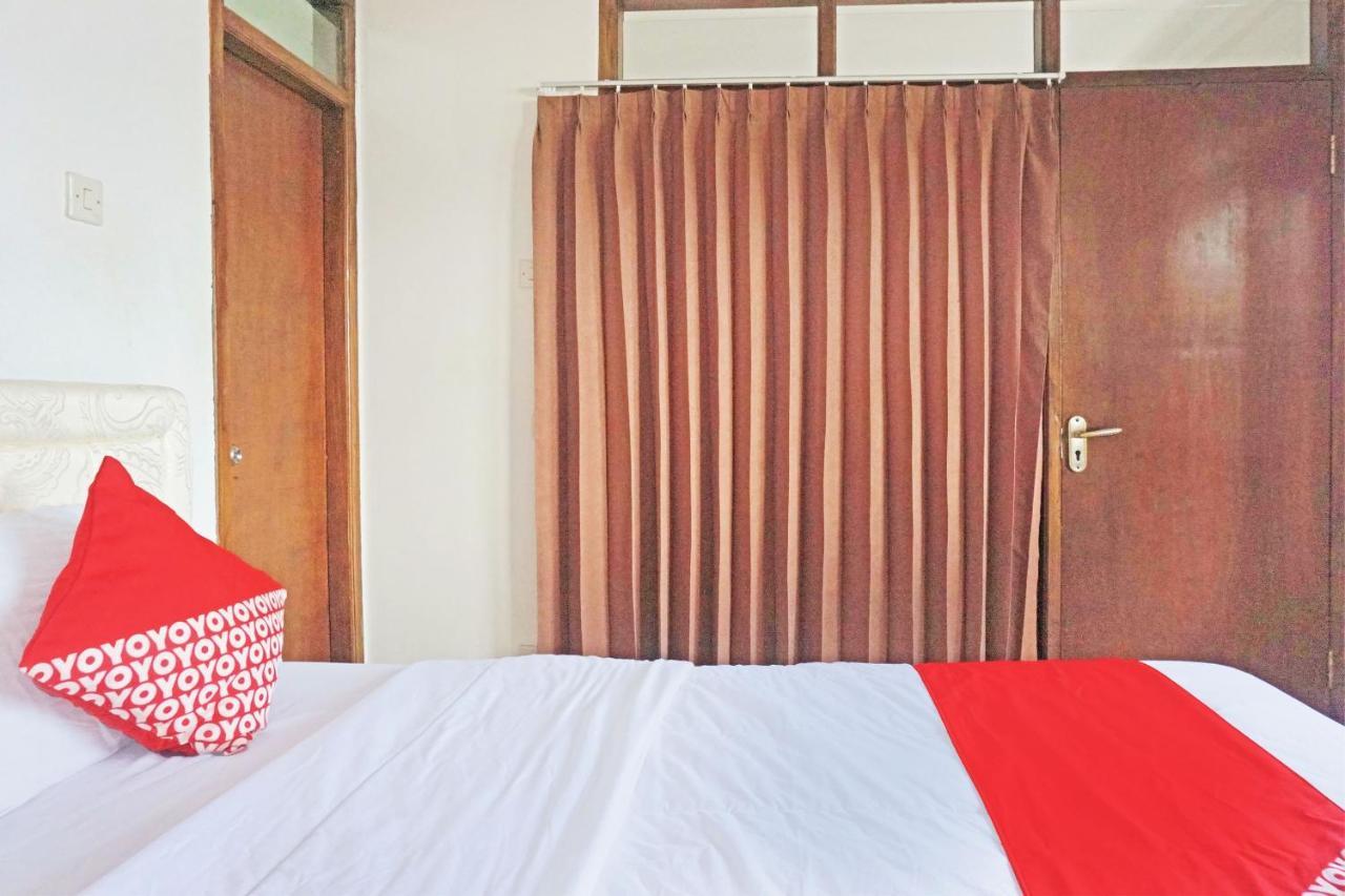 Oyo 92966 Bukit Awan 2*